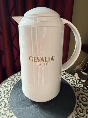 GEVALIA COFFEE Thermal Carafe thermos-style Pitcher 1 Qt White  NEW